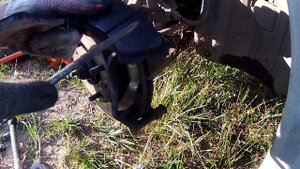 Замена передних тормозных колодок на мицубиси каризма