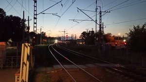 Двухэтажный поезд экспресс до Шереметьево и прибывает современная городская электричка ЭГ2Тв Иволга