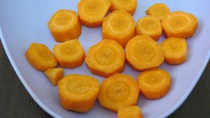 Смузи из яблок, свеклы и моркови