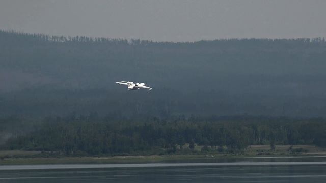 Забайкалье. Иван-Озеро. БЕ 200 тушит костер рыбаков. смотреть онлайн