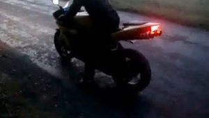 Yamaha R-1