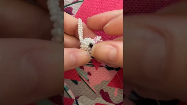 Вторая часть видео. МК амигуруми Зайчик в комбинезоне из бисера#koralky #фигуркиизбисера #амигуруми