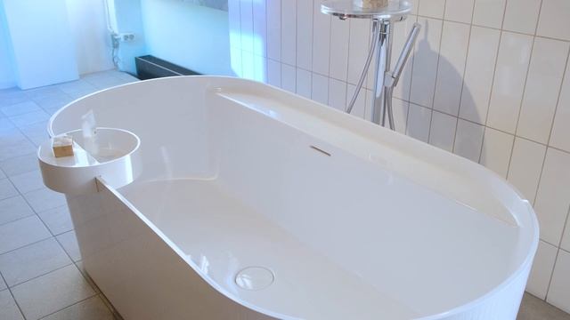 Laufen Sonar отдельно стоящая ванна по дизайну Патрисии Уркиолы. Обзор ТТХ ванны из композита