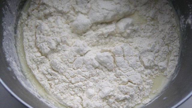 Блины на молоке с икрой минтая