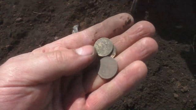 ШУРФИМ БОГАТЫЕ ДВОРЫ!!!ТАМ ВСЕГДА БЫЛО МНОГО НАХОДОК!!!РАСКОПКИ С GARRETT APEX!!! смотреть онлайн