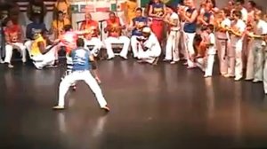Capoeira - Mestre Virgulino & Professor Manchinha in a Roda