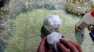 СНЕГОВИК из фольги и ватных дисков. Новогодняя поделка в школу, садик