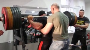 Присед Адам Абакаров 300 кг х 2