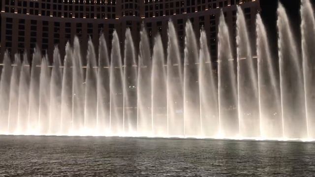 ЛАС ВЕГАС ШОУ ФОНТАНОВ МУЗЫКА ИЗ «ТИТАНИКА» смотреть онлайн