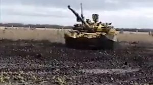 Танк Т 80 УМ 1 Барс на полигоне