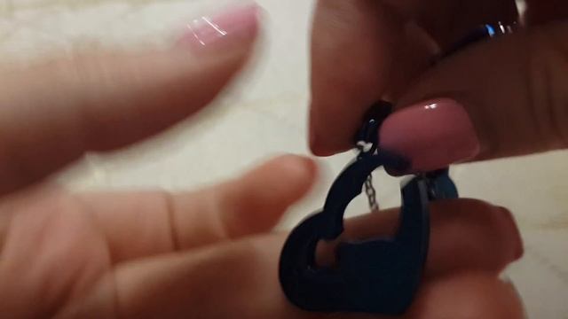 Подарок на 14 февраля двойные кулоны смотреть онлайн