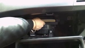 Замена салонного и воздушного фильтров в Солярисе
