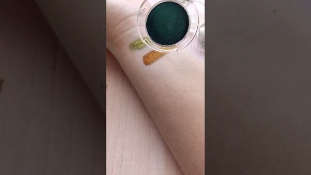 Свотчи бюджетных дуохромов IScream Magic duochrome eyeshadow