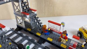 ЧТО ЛУЧШЕ??? Lego city жд вокзал 7937 или Lego city 60050, стоит ли сравнивать эти набор?