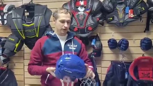 Как подобрать хоккейный шлем?
