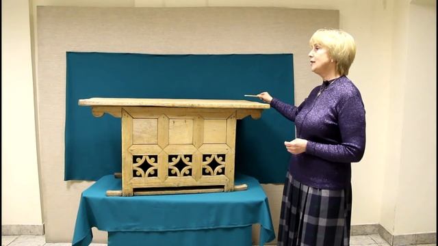 Стол на полозьях. Из фондов музея «Малые Корелы» смотреть онлайн