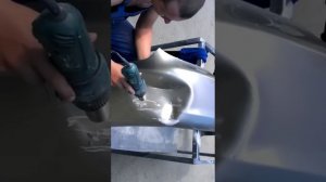 Максим показывает "Как убрать вмятину на бампере"