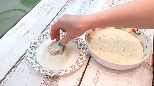 Сочная курочка в луковом кляре, рекомендую приготовить.