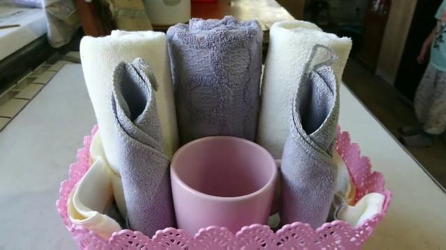 Подарок для настоящей хозяйки. Как оформить подарок из полотенец