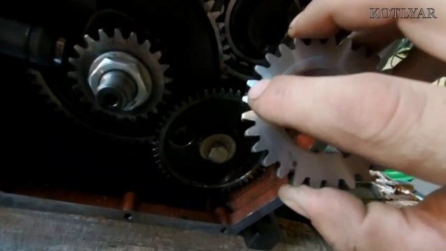 Сборка двигателя R195. Установка коленвала. смотреть онлайн