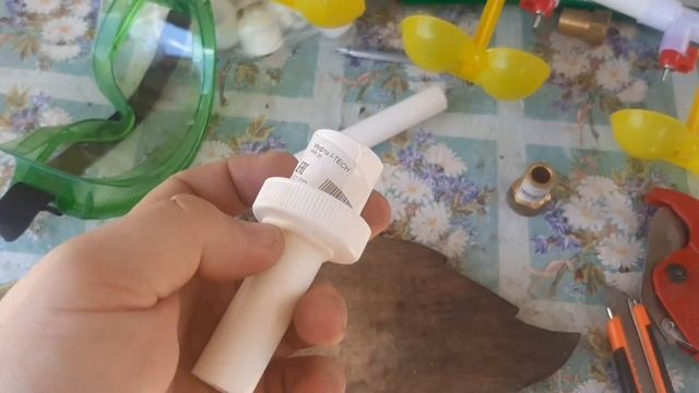 Простой способ сделать нипельные поилки. Содержание бройлеров. смотреть онлайн