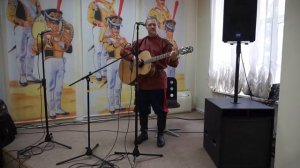 За окошком месяц...