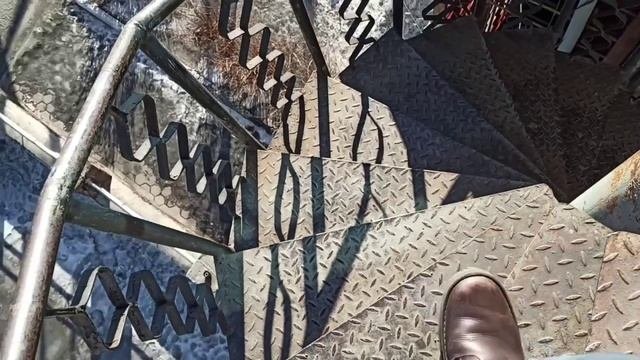 Винтовая лестница - одна из самых опасных лестниц.