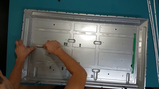 How to Replace LED Strips TELEFUNKEN TV 40" - Fixing Bad LED Backlight Tutorial Step by Step смотреть онлайн