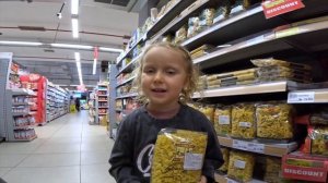 СКОЛЬКО СТОИТ ЖИТЬ НА БАЛИ // Цены на продукты в супермаркетах БАЛИ в 2023