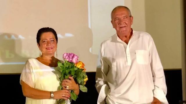 56 летняя жена Виторгана показала фигуру в купальнике смотреть онлайн