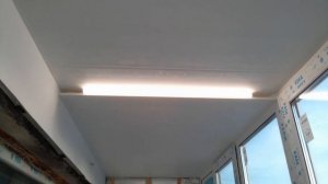 В какой крутой цвет покрасить стены на лоджии? Комбинация покраски и ламината на стенах. Супербалко