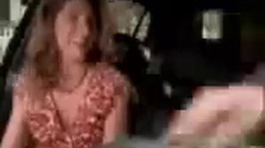 девочка пукает в машине не замечая родителей жениха