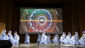 Татарский танец исполняет народный танцевальный коллектив «Арабеск»