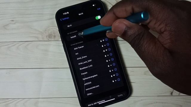 iPhone : 2 Ways to Fix Issue iPhone is not Connecting to WiFi Network смотреть онлайн