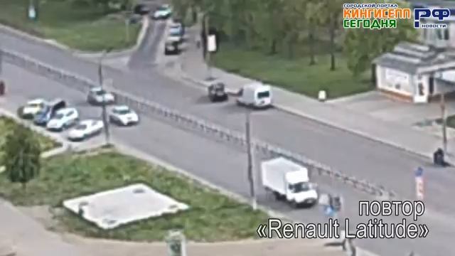 Камера наружного наблюдения в Кингисеппе засняла столкновение двух автомобилей Рено смотреть онлайн