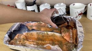 ЛОСОСЬ ЗАПЕЧЁННЫЙ В ДУХОВКЕ. КРАСНАЯ РЫБА. КАК ПРИГОТОВИТЬ ЛОСОСЬ. БЫСТРЫЙ УЖИН, ЛОСОСЬ (ХРЕБТЫ)?