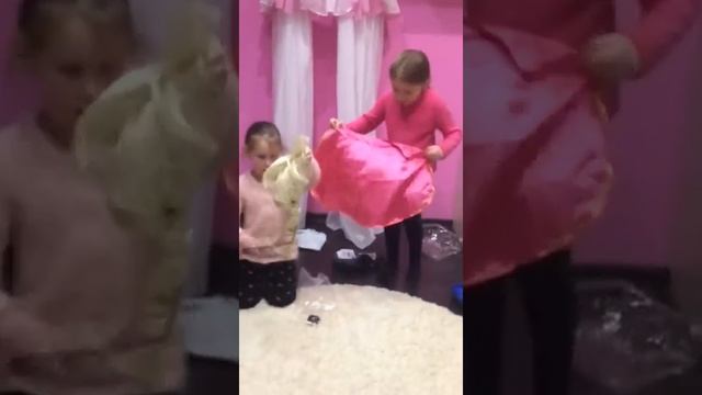 #Парик #Эльзы и костюм #Анны из фильма Холодное сердце смотреть онлайн