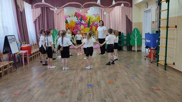 Занятие по физической культуре в детском саду