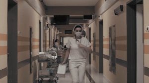 Под окнами роддома