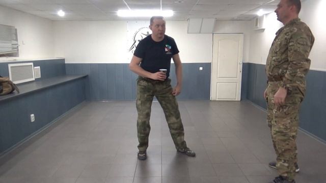 Боевой. Рукопашный бой.  Построение ударов и защиты. Упражнение "марионетка". Стакан с водой.