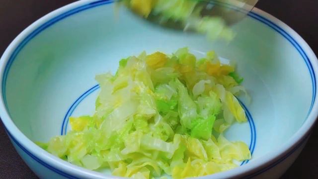 白菜這個做法真好吃，我家10頓有9頓都這樣做，營養又解饞，香