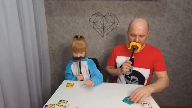 ИГРА ЛОВИ УСЫ (ШЛЕП УСЫ) ВЕСЕЛЫЙ ЧЕЛЛЕНДЖ Game CATCH the MUSTACHE .SPIEL SCHNURRBART FANGEN