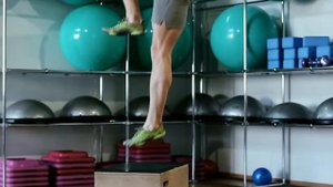 bodymaster : Выпрыгивания одной ногой со скамьи