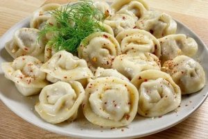 ДОМАШНИЕ ВКУСНЫЕ ПЕЛЬМЕНИ _ РЕЦЕПТ ТЕСТА И ФАРША.МЯСО.СВИНИНА.ВКУСНО.СЫТНО.СПЕЦИИ.СМЕТАНА.МАСЛО.ЛУК.