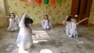 Танец "Аист  на крыше" . Детский сад СТРЕКОЗА, Красноярск, 2021г