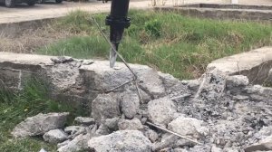 Трактор-отбойник ЮМЗ, в работе.