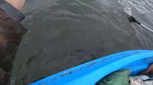 РЫБАЛКА НА ОЗЕРЕ МИАССОВО, ЛОВИМ НА КРУЖКИ И ЗИМНИЕ УДОЧКИ С ЛОДКИ В СИЛЬНЫЙ ВЕТЕР! РЫБАЛКА НА УРАЛ