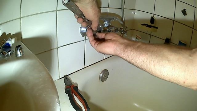Какая кран букса стоит в смесителе? Замена кран буксы.