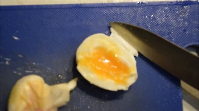что будет если сварить резиновое яйцо?