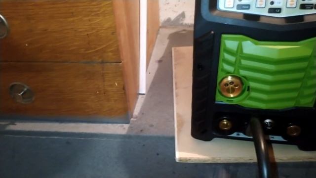 Новый житель в гараже  Распаковка полуавтомата TORROS MIG 200Pulse 2004